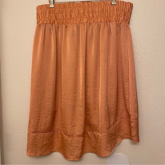 Lane Bryant Hi-Low pull on Coral peach Skirt silky Crinkle lightweight 18-20 New - Picture 2 of 11